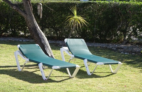 Mato Serrao Villa | Casa Azevinho - lovely house with 3 terraces and a large beautiful garden