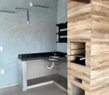 Nova Esperanca House | Casa azul alto padrão