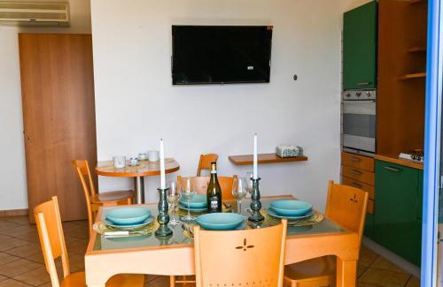 Scoglitti Apartment | Casa Azul - Social Apartment - parcheggio, clima, 200mt dal mare