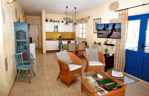 El Jaral Cottage | Casa Azul with shared swimming pool