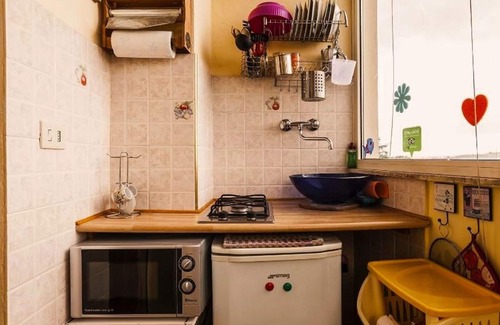 EUR Apartment | "CASA BELLA" Center 10min BY subway. WiFi INCLUDED! 350m from METRO! BEST RENT