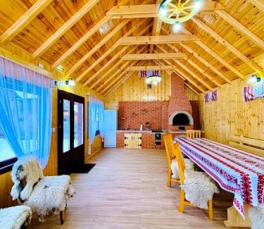 Rucar House | Casa BiaFlor