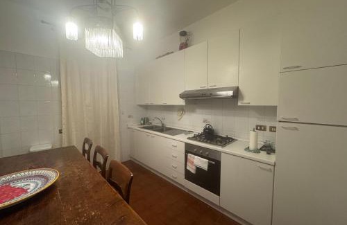 Magreta Apartment | Casa Bianca con giardino a Magreta di Formigine