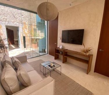 Centro House | Casa Camou, Best Location, steps from Montejo