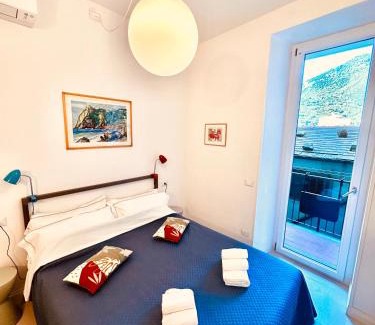 Corniglia Apartment | Casa Catò - Cozy Studio Apartment with Terrace in Corniglia Cinqueterre - By MNNapartment