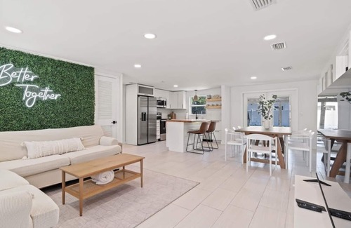 Jacksonville Beach House | Casa Coco: Updated Home Walking Distance to Beach