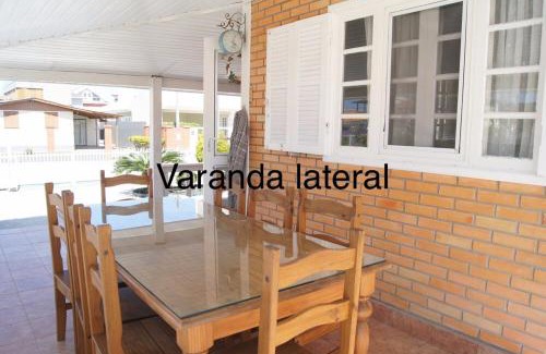 Ponta do Papagaio House | Casa com 4 quartos à 200 m da praia c/churrasqueira