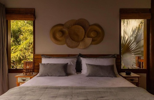 Ilheus Apartment | Casa com 4 Suítes, Piscina e Churrasqueira