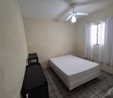 Raul Cury House | Casa com churrasqueira e piscina