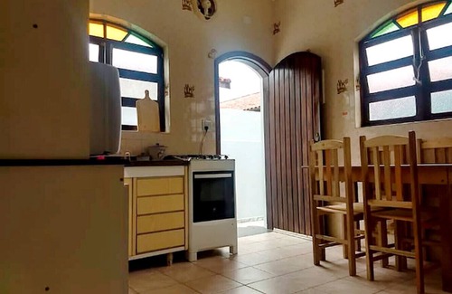 Parque Oasis House | Casa com lazer e a 200 m da praia em Peruíbe/SP