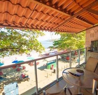 Centro House | Casa com os pés no mar em Iriri ES