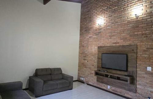 Brotas House | Casa com piscina próxima à natureza