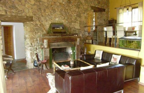 Guillena House | Casa con encanto frente al lago