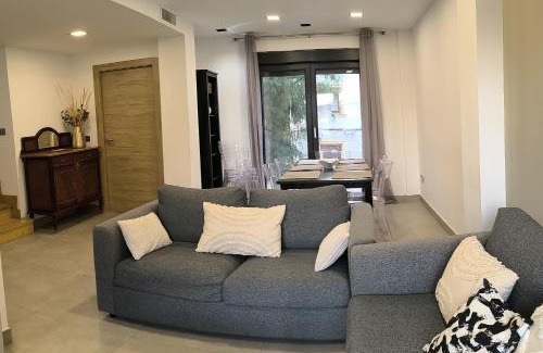 Cervantes House | Casa con jardín, aparcamiento