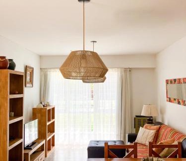 Chascomus House | Casa con jardín y pileta en Chascomús, cerca de la Laguna