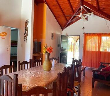 Paso de la Patria House | Casa con Pileta a Cuadras de la Playa