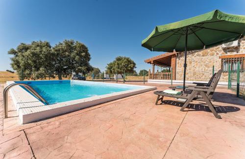 Valverde de Merida Ski Chalet | Casa con piscina Jailás