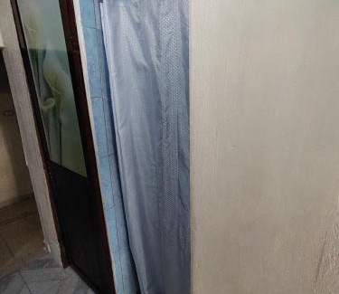 Tumba Vieja Apartment | Casa con piscina, 1 cuarto barato