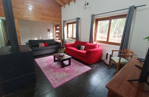 Pinto Ski Chalet | Casa con quincho y piscina privados
