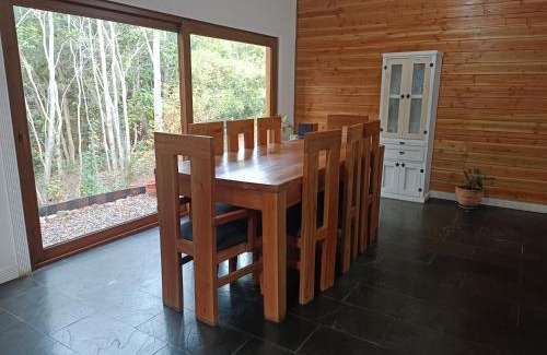 Pinto Ski Chalet | Casa con quincho y piscina privados