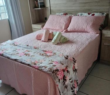 Pinheirinho House | Casa confortavel com 2 quartos Wi-Fi e estacionamento numero 1