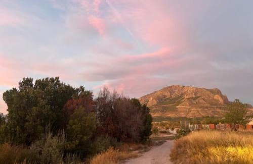 Zujar House | Casa -Cueva Paraje De Los Majuelos