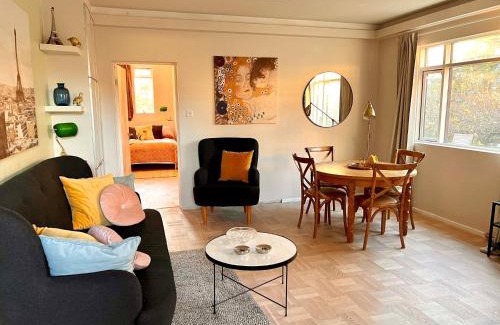 Heimar Apartment | Casa Dísa - Apartments A Boutique Guesthouse in Reykjavik City`s Central Park and Botanical Garden in Laugardalur, Hot-Spring-Valley