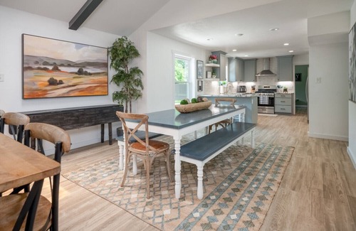 College Station House | Casa da Vida | Poolside Fun & Comfort 4BR/2.5BA