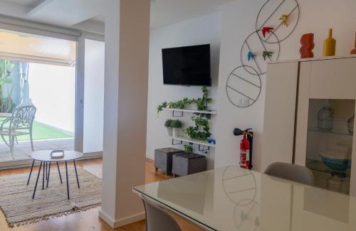 Aveiro Apartment | Casa das Falcoeiras - AL com pátio e jardim privados