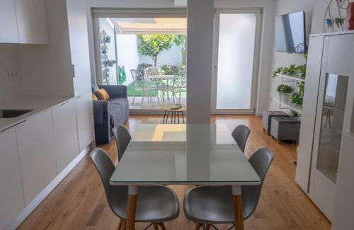 Aveiro Apartment | Casa das Falcoeiras - AL com pátio e jardim privados