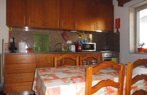 Refojos de Basto Apartment | Casa das Gazânias bed and breakfasts