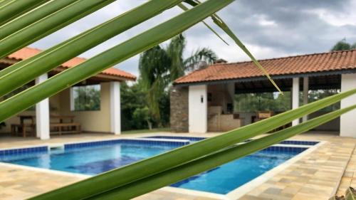 Quadra House | Casa de Campo com Piscina e Churrasqueira