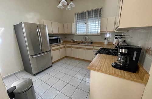 Corrales House | Casa de Carmen Pool House! Family + Pet Friendly! Perfect for Large Groups!