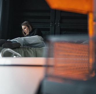 Picarras Villa | CASA DE VIDRO EM MEIO A NATUREZA - Conteiner Lua