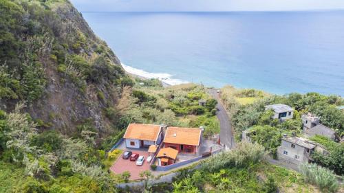Arco de Sao Jorge House | Casa del Mar I by GALMI