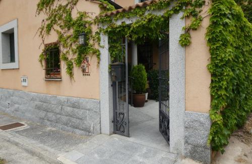 Ituero y Lama House | Casa del Portalón