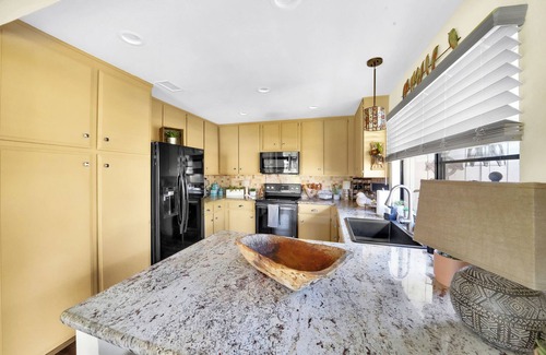 San Juan Capistrano House | Casa del Sol - Single Story Home! Pool! Fireplace! Walk to Golf Course!
