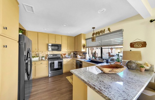 San Juan Capistrano House | Casa del Sol - Single Story Home! Pool! Fireplace! Walk to Golf Course!