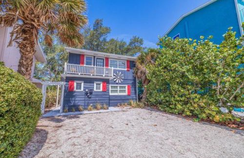 Indian Shores House | Casa Del Sol - Private Beachfront, Pool Table