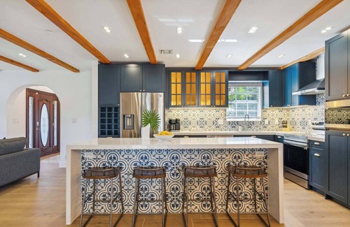 Imperial Point House | Casa del Sol Summary: