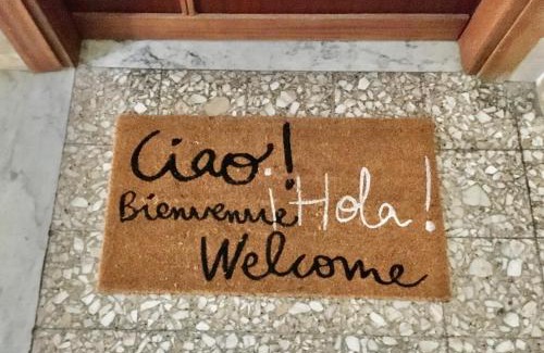 Civitavecchia Apartment | Casa Delfino - Appartamento Centro Storico a due passi dalla Spiaggia & Mare, Porto & Ferrovia