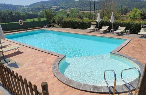 Fighille House | Casa delle Mammole B: A characteristic and welcoming apartment that is part of an ancient country house surrounded by the greenery, with Free WI-FI.