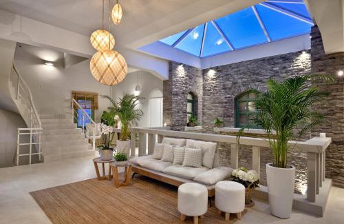 Andros Town Apartment | Casa Di Fiori Andros Suites