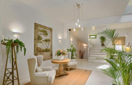 Andros Town Apartment | Casa Di Fiori Andros Suites