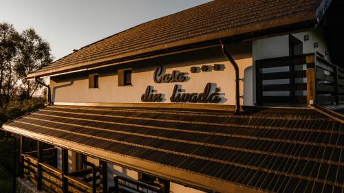 Dragomiresti House | Casa din livada