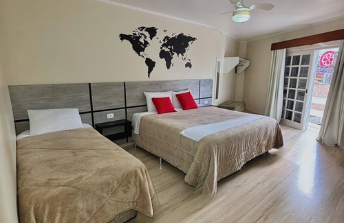 Sao Pelegrino House | Casa do Rogério Hostel - shopping