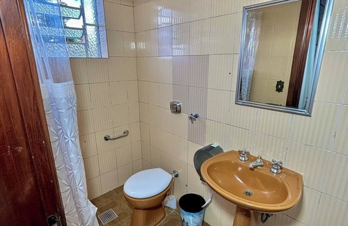 Sao Pelegrino House | Casa do Rogério Hostel - shopping