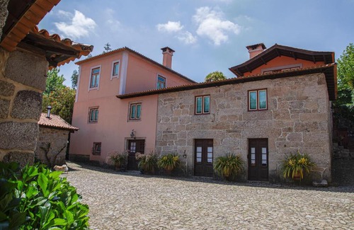 Guimaraes House | Casa do Telhado