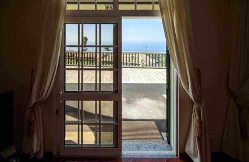 Canhas House | Casa do Tornadouro by Mth