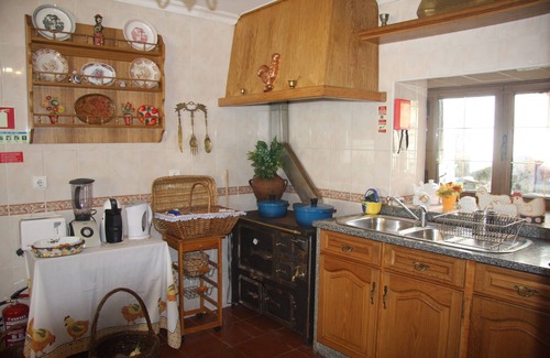 Fundao House | CASA DUAS FONTES - in the historic center of the village and next to the river pool